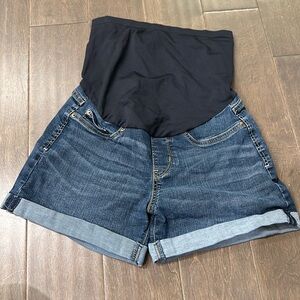 Maternity shorts